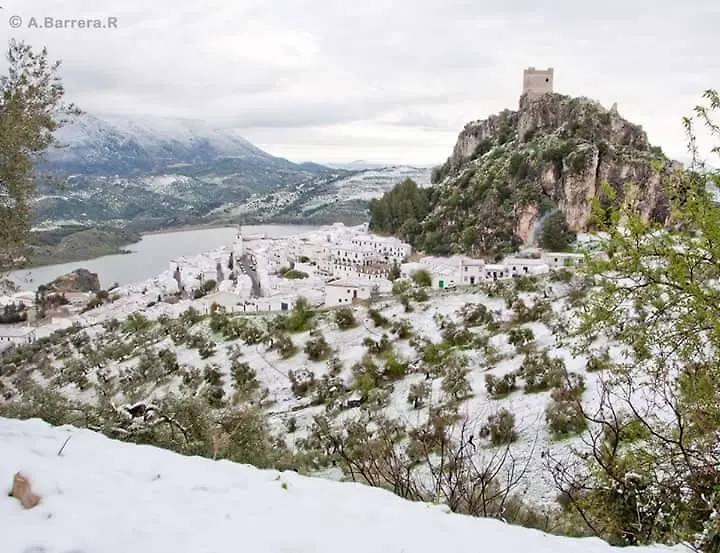 Las 4 Lunas Zahara De La Sierra España